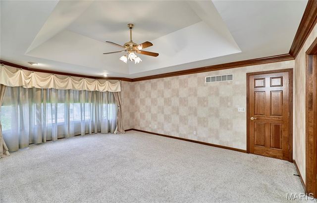 16 Delacroix Place, St Charles, MO 63303