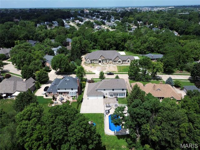 16 Delacroix Place, St Charles, MO 63303
