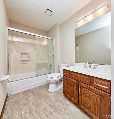16 Delacroix Place, St Charles, MO 63303