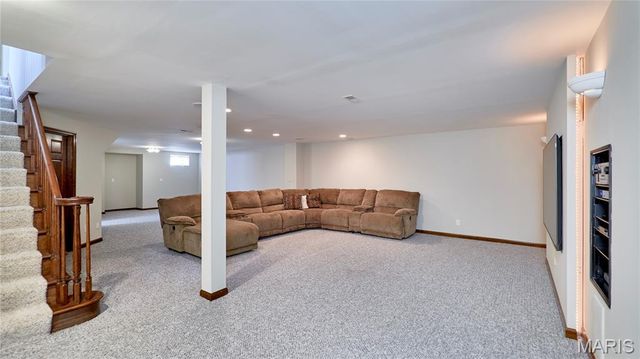 16 Delacroix Place, St Charles, MO 63303