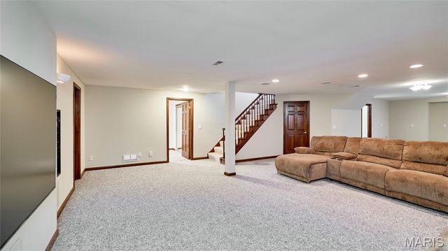 16 Delacroix Place, St Charles, MO 63303