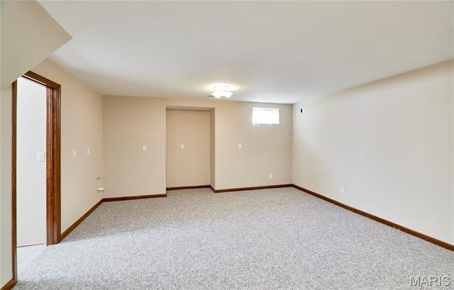 16 Delacroix Place, St Charles, MO 63303