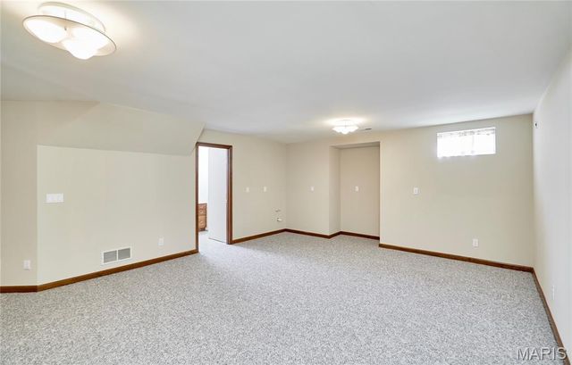 16 Delacroix Place, St Charles, MO 63303
