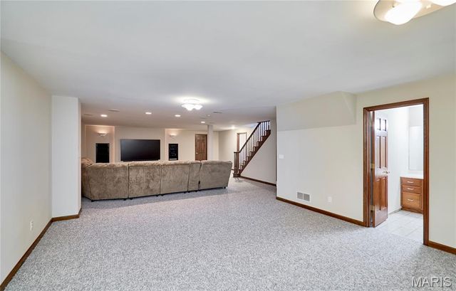 16 Delacroix Place, St Charles, MO 63303