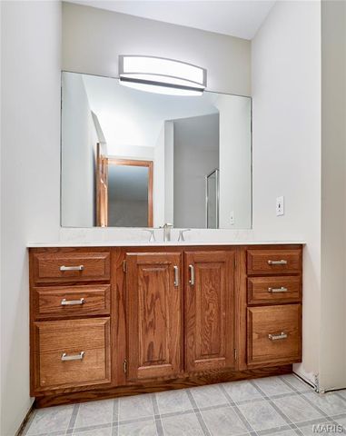 16 Delacroix Place, St Charles, MO 63303