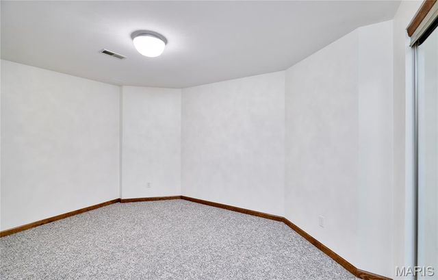 16 Delacroix Place, St Charles, MO 63303