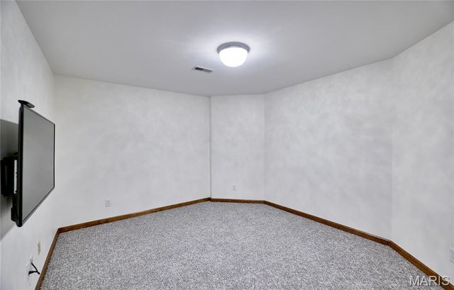 16 Delacroix Place, St Charles, MO 63303