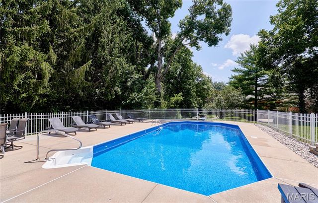 16 Delacroix Place, St Charles, MO 63303