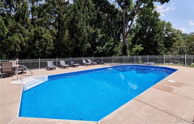 16 Delacroix Place, St Charles, MO 63303