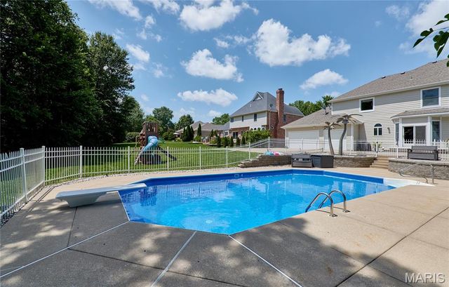 16 Delacroix Place, St Charles, MO 63303