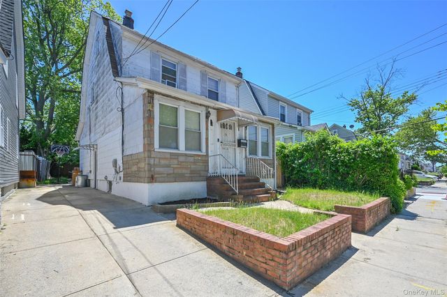 18806 Mangin Avenue, Saint Albans, NY 11412