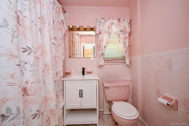 18806 Mangin Avenue, Saint Albans, NY 11412