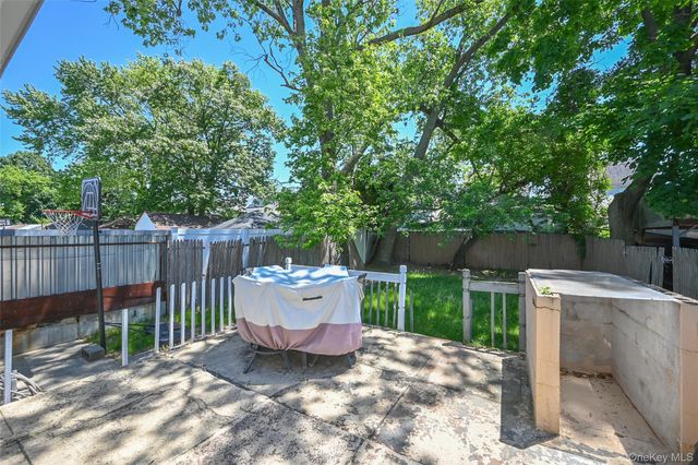 18806 Mangin Avenue, Saint Albans, NY 11412