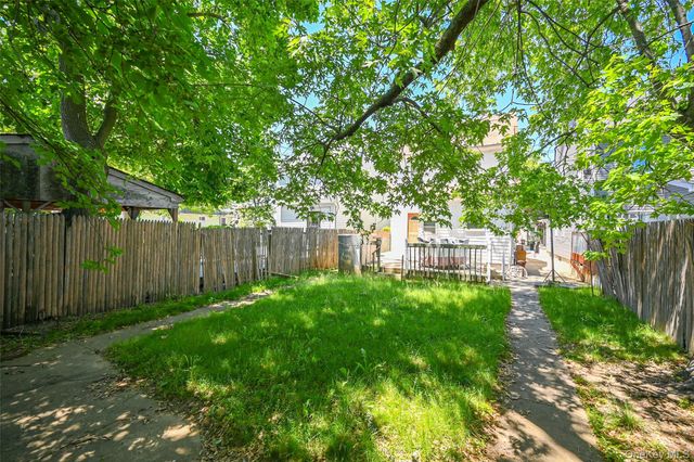18806 Mangin Avenue, Saint Albans, NY 11412
