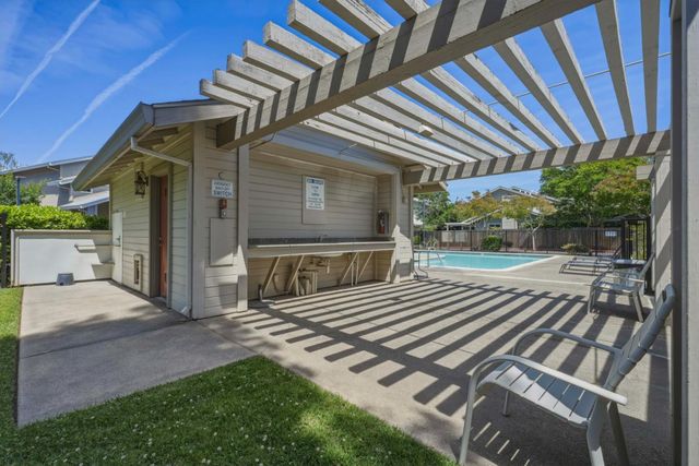 4705 Courtland Lane, Carmichael, CA 95608