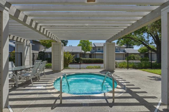 4705 Courtland Lane, Carmichael, CA 95608