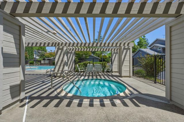 4705 Courtland Lane, Carmichael, CA 95608