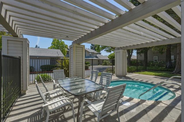 4705 Courtland Lane, Carmichael, CA 95608