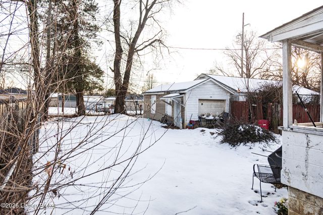 2304 Ratcliffe Ave, Louisville, KY 40216