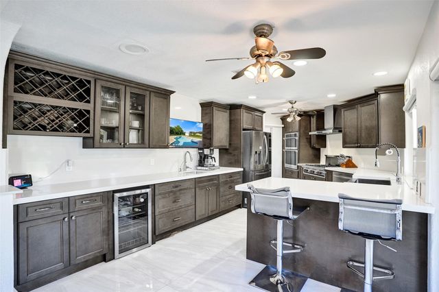 3061 SW 117th Ave, Davie, FL 33330