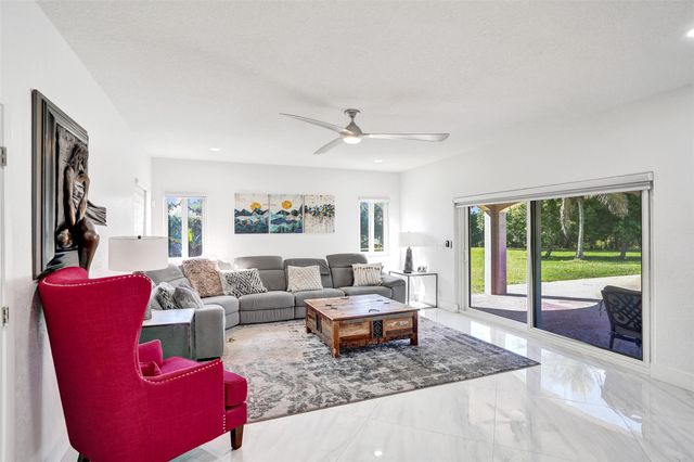 3061 SW 117th Ave, Davie, FL 33330