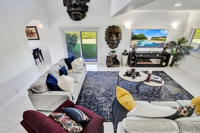 3061 SW 117th Ave, Davie, FL 33330