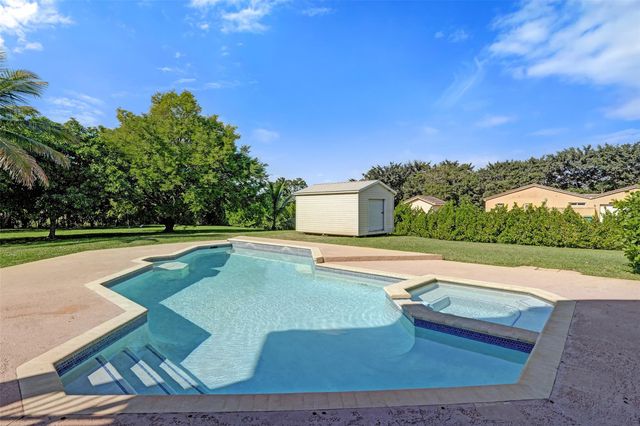 3061 SW 117th Ave, Davie, FL 33330