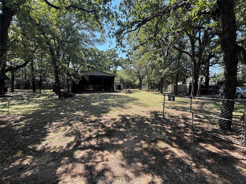 1305 Fox Hollow Court, Pelican Bay, TX 76020