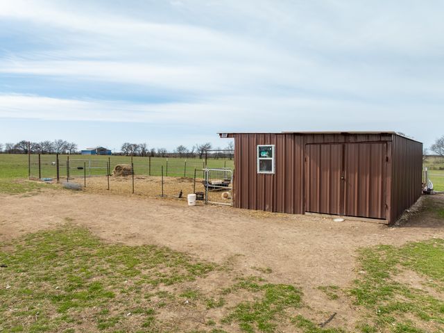 325 HCR 4264, Bynum, TX 76631