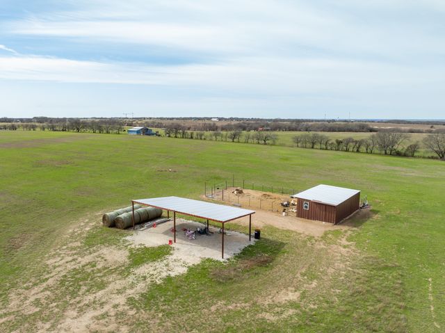 325 HCR 4264, Bynum, TX 76631