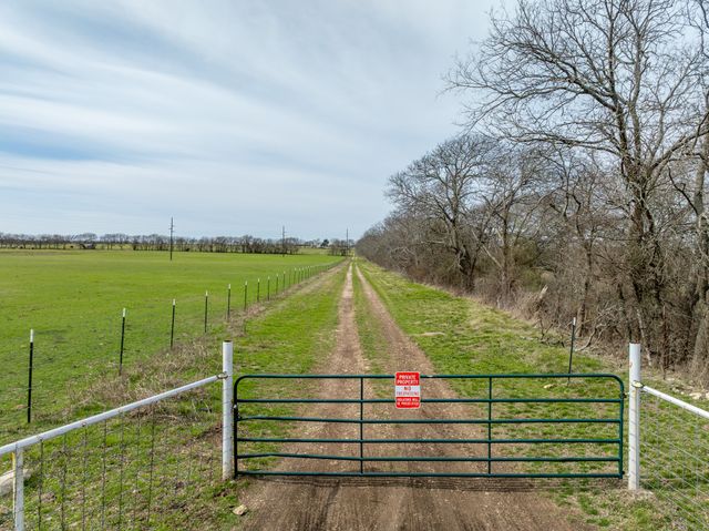325 HCR 4264, Bynum, TX 76631