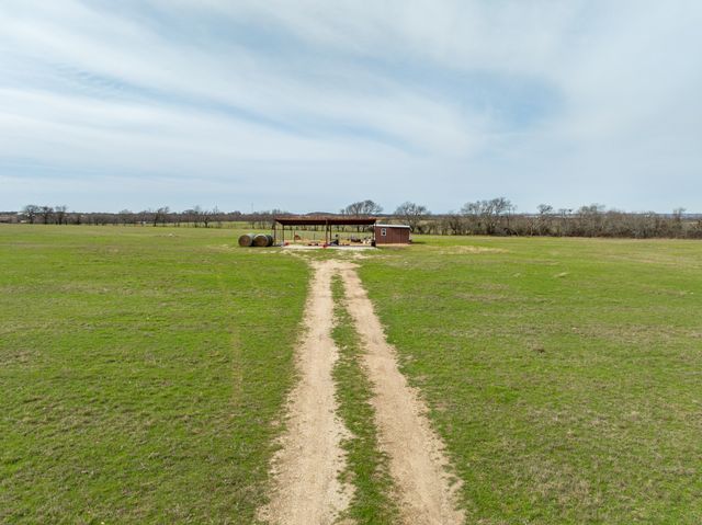 325 HCR 4264, Bynum, TX 76631