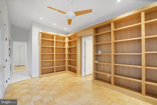 2406 BRENTWOOD PL, Alexandria, VA 22306