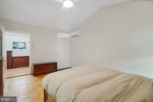 2406 BRENTWOOD PL, Alexandria, VA 22306