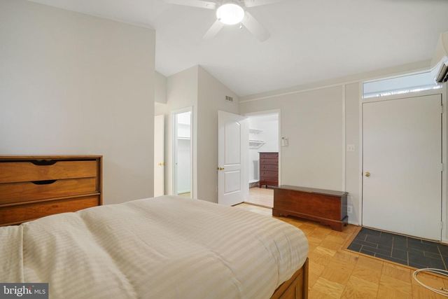 2406 BRENTWOOD PL, Alexandria, VA 22306