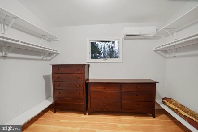 2406 BRENTWOOD PL, Alexandria, VA 22306