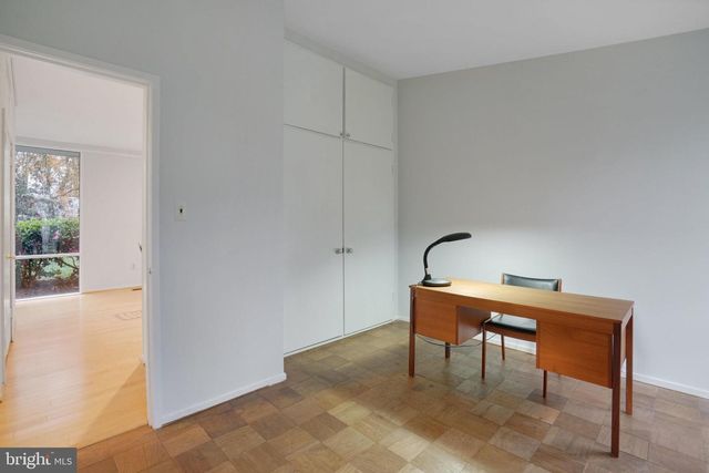 2406 BRENTWOOD PL, Alexandria, VA 22306