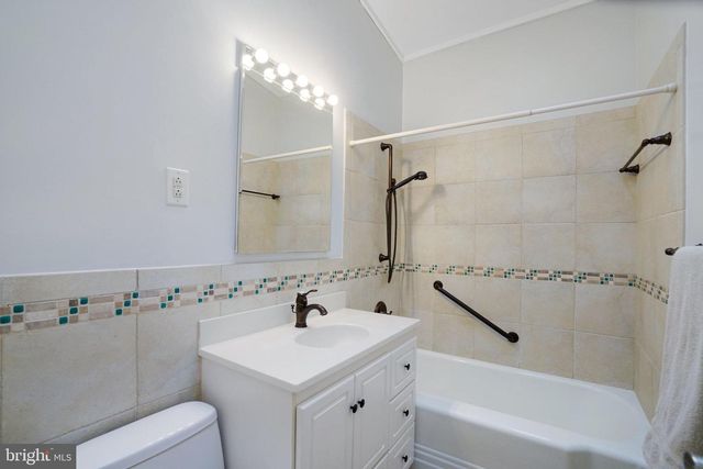 2406 BRENTWOOD PL, Alexandria, VA 22306