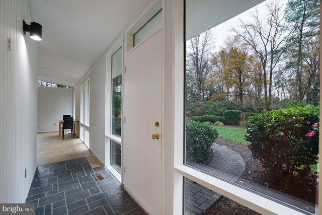 2406 BRENTWOOD PL, Alexandria, VA 22306