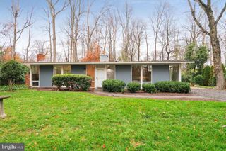 2406 BRENTWOOD PL, Alexandria, VA 22306