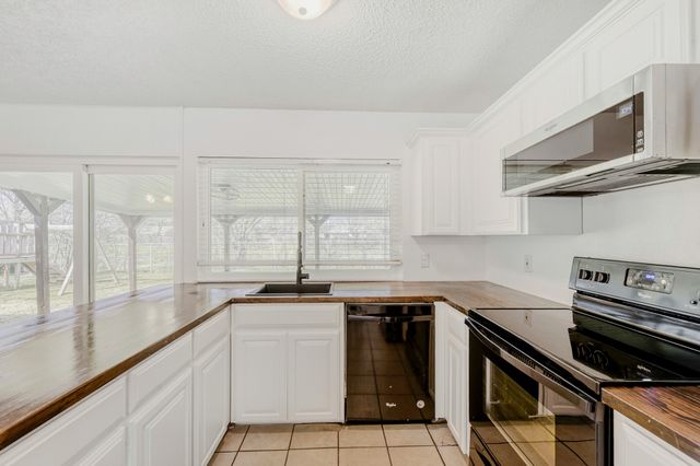 6345 Dorchester Trail, North Richland Hills, TX 76182