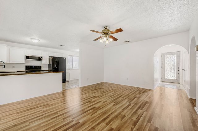 6345 Dorchester Trail, North Richland Hills, TX 76182