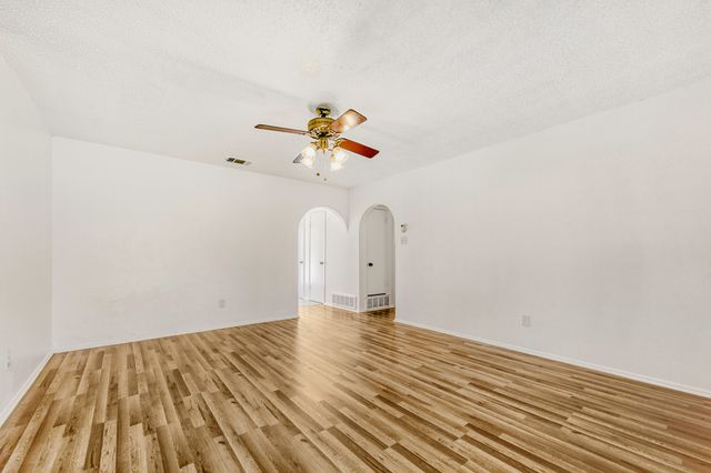 6345 Dorchester Trail, North Richland Hills, TX 76182