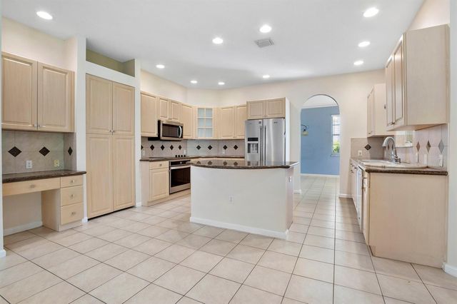 6370 Stonehurst Circle, Lake Worth, FL 33467