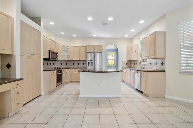6370 Stonehurst Circle, Lake Worth, FL 33467