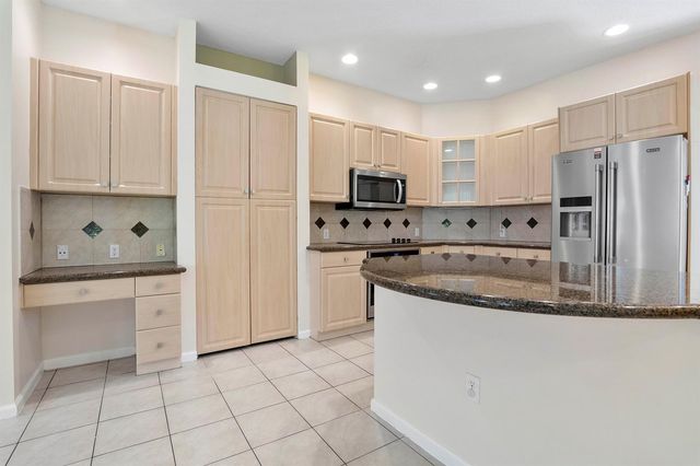 6370 Stonehurst Circle, Lake Worth, FL 33467