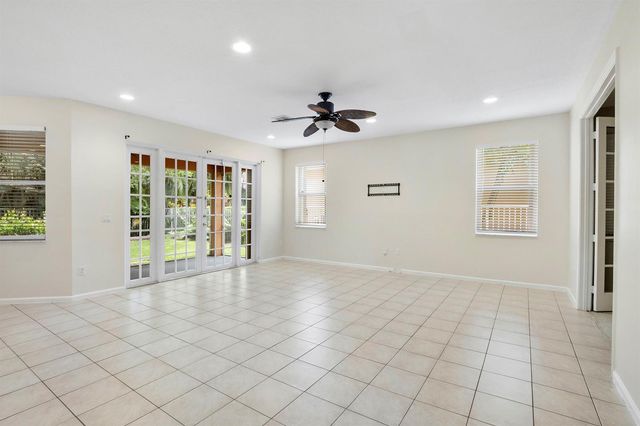 6370 Stonehurst Circle, Lake Worth, FL 33467