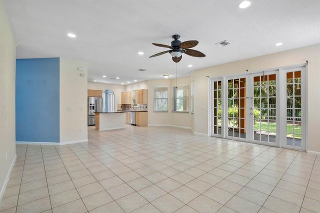 6370 Stonehurst Circle, Lake Worth, FL 33467