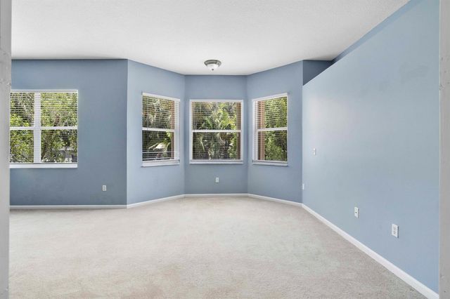 6370 Stonehurst Circle, Lake Worth, FL 33467