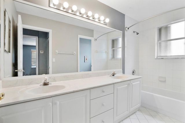6370 Stonehurst Circle, Lake Worth, FL 33467